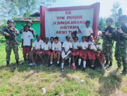 Bangkitkan Semangat Bersekolah Di Papua, Satgas Pamtas Yonif 711/Rks Gelar Pengecatan Di Sekolah