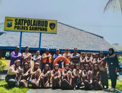 Polres Sampang Latih 55 Anggota Saka Bhayangkara Dasar Water Rescue Antisipasi Bencana Banjir Dan Laka Laut
