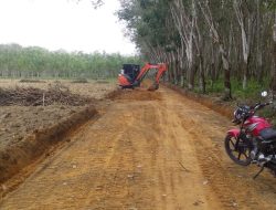 Tiyuh Balam Jaya Membangun Jalan Usaha Tani Memaksimal Kan Penggunaan Dana Desa (DD) Sesuai Dengan Ketentuan (PP)Kementrian Desa