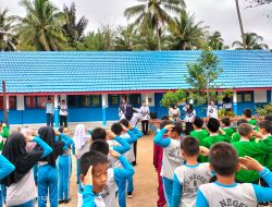 Waro Heryenti,S.Pd.SD Kegiatan Upacara HUT PGRI ke77,di SDN 06 Muara Pinang,Petugas Upacara Seluruh Guru