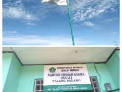 DPD LSM BAKORNAS Sum-Sel Buat KUA kecamatan Talang Padang Keteteran  Pasalnya Bendera Robek Masih Tetap Berkibar