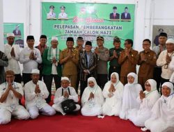 Wakil Bupati Toba Bersama Forkopimda Lepas Keberangkatan 8 Calon Jamaah Haji