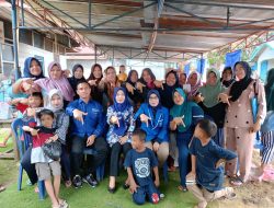 Ketua DPD Partai PAN Empat Lawang Darli,SH.MH didampingi para elit pengurus partai menggelar bakti sosial