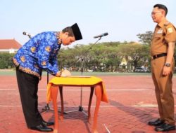 Pj Bupati Bekasi Lantik 43 PPPK Tenaga Teknis Dr.H. Dani Ramdan MT : Berikan Kinerja Terbaik