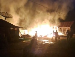 2 Rumah Warga Di Sigumpar Di lalap Si Jago Merah, Tidak Ada Korban Jiwa