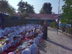 Jum’at Berkah 10 Muharram SD Negeri 101 Palembang Mengajarkan Bentuk Keperdulian Kepada Anak-Anak Yatim