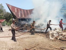Satu Rumah Hunian Di Desa Hatinggian Di Lalap Si Jago Merah