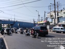 Lawan Arah Di jembatan Layang Waru, Satlantas Polresta sidoarjo Dimanakah kok Tidak Ada untuk mengatur pengguna Jalan Raya