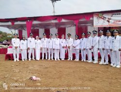 Kepala desa dan lurah kecamatan pendopo ikuti giat Pengibaran Sangsaka Merah Putih Di Lapangan Merdeka Kecamatan Pendopo