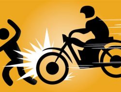 Kurang Hati-Hati, Tabrak Tiga Pejalan Kaki di Pinggir Badan Jalan, Pengendara Motor Supra X Tewas Di Tempat