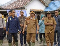 PJ. Bupati Fauzan Denin Meninjau Langsung Lokasi Rawan  Banjir