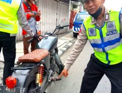 Demi Pemilu Aman Kondusif Lantas Polsek Simokerto Tindak Motor Knalpot Tidak Sesuai Spesifikasi