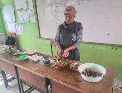Seminar Pembuatan jamu tradisional di Madrasah Ibtidaiyah Negeri 1 Empat Lawang