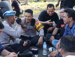 Tegas Namun Humanis, Karendal Ops Tampak Akrab Menyapa dan Berdialog Bersama Masyarakat Dalam Pengamanan