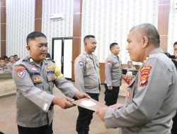 Tiga Personel Bhabinkamtibmas Polres Tulang Bawang Mendapatkan Reward, AKBP James Sampaikan Pesan Ini
