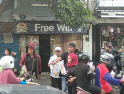 Ramadhan Berkah Komunitas Selatan Keras Menuju Jalur Surga Merayu Tuhan Gelar Acara Bagi Bagi Ta’jil
