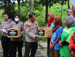 Giat Bansos dan Bakti Kesehatan, Kapolda Jateng sentuh Pekerja TPSA Plumbon