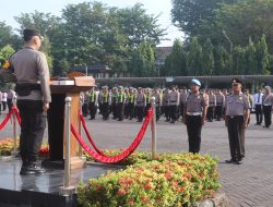 Kapolres Pasuruan Pimpin Upacara Korp Raport Sekaligus Pemberian Reward Anggota Polri Dan Masyarakat