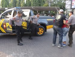 Personel Gabungan Polres Pasuruan Gelar Simulasi Sispamkota Siap Amankan Pilkada Serentak 2024