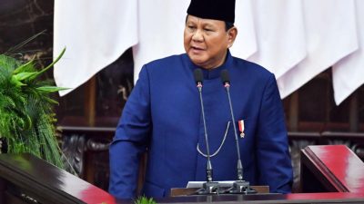 Presiden Prabowo Subianto menegaskan perlunya demokrasi yang khas Indonesia, yaitu demokrasi yang santun dan damai, menghindari kekerasan serta adu domba. Untuk itu, Ia mengajak seluruh elemen bangsa untuk bersama-sama membangun Indonesia menuju masa depan yang lebih baik, dengan menghormati perbedaan dan mengedepankan kerja sama.