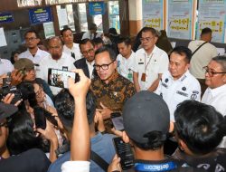 Tinjau Pelayanan Dinas Dukcapil Medan, Wamendagri Bima Apresiasi Capaian Perekaman KTP-el