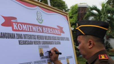Kejari Labusel Gelar Apel dan Deklarasi Pencanangan Zona Integritas Menuju WBK