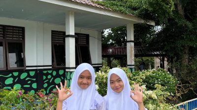 Safira Gladies Azzahra & Zivahra Herlidya Putri Paslon Ketua & Wakil Ketua OSIS nomor urut 03