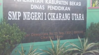SMP Negeri 1 Cikarang Utara Kab. Bekasi Abaikan UU 14/2008 KIP