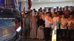 Cik Ujang dan Joncik Muhammad Lepas Keberangkatan 77 Calon Jemaah Haji Empat Lawang