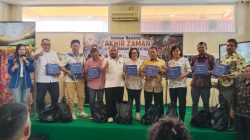 SEMINAR NASIONAL AKHIR ZAMAN DAN PENYERAHAN BANTUAN PERALATAN IBADAH DIGELAR DI BEKASI