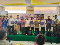 SEMINAR NASIONAL AKHIR ZAMAN DAN PENYERAHAN BANTUAN PERALATAN IBADAH DIGELAR DI BEKASI