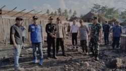 Bupati Joncik Meninjau Langsung Lokasi Kebakaran di Desa Muara Danau