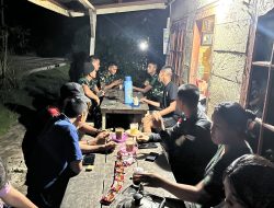 Satgas TMMD Kodim 0210/TU Berbaur Bersama Warga Bersantai dan Bercengkrama Penuh Keakraban 