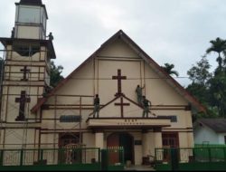 Pengecatan Gereja HKBP Sijarango Hampir Rampung Oleh Satgas TMMD ke 129 Kodim 0210/TU